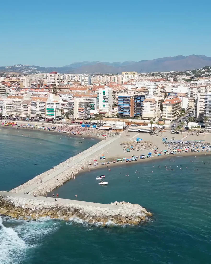 Vista aérea del puerto deportivo de Fuengirola
